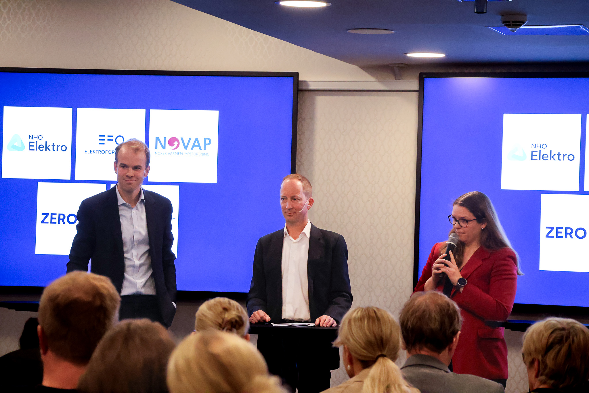 Svend Boye fra THEMA Consulting legger frem ny analyse om Norgespris og strømstønad. FOTO: Linn Kise/Elektroforeningen.